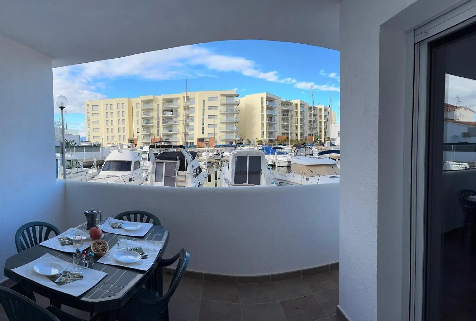Apartamento Planta Baja Con Piscina En El Edificio Royal Marine II Roses Spanien